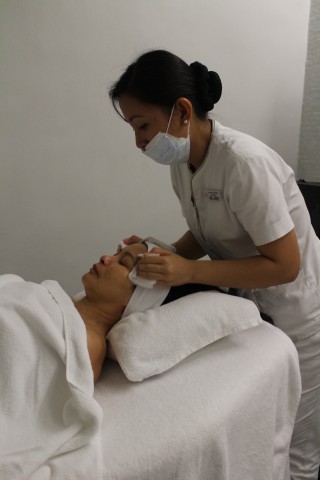 acie fores at skinlux revlite